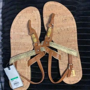 Dana Buchman sandals with trap
